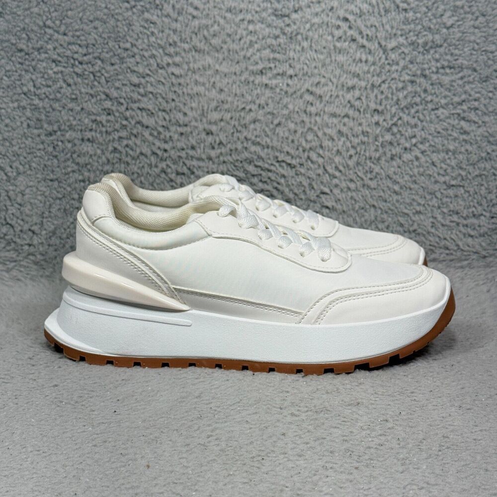 Qupid Womens Size 39 US 8 Low Top Sneakers‎ Shoes White Comfort Lace Up